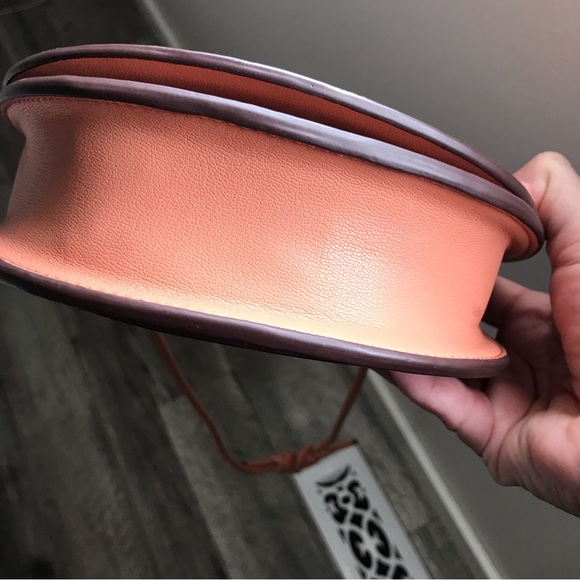 Nellie Blanco peach round saddle bag - Picture 7 of 7